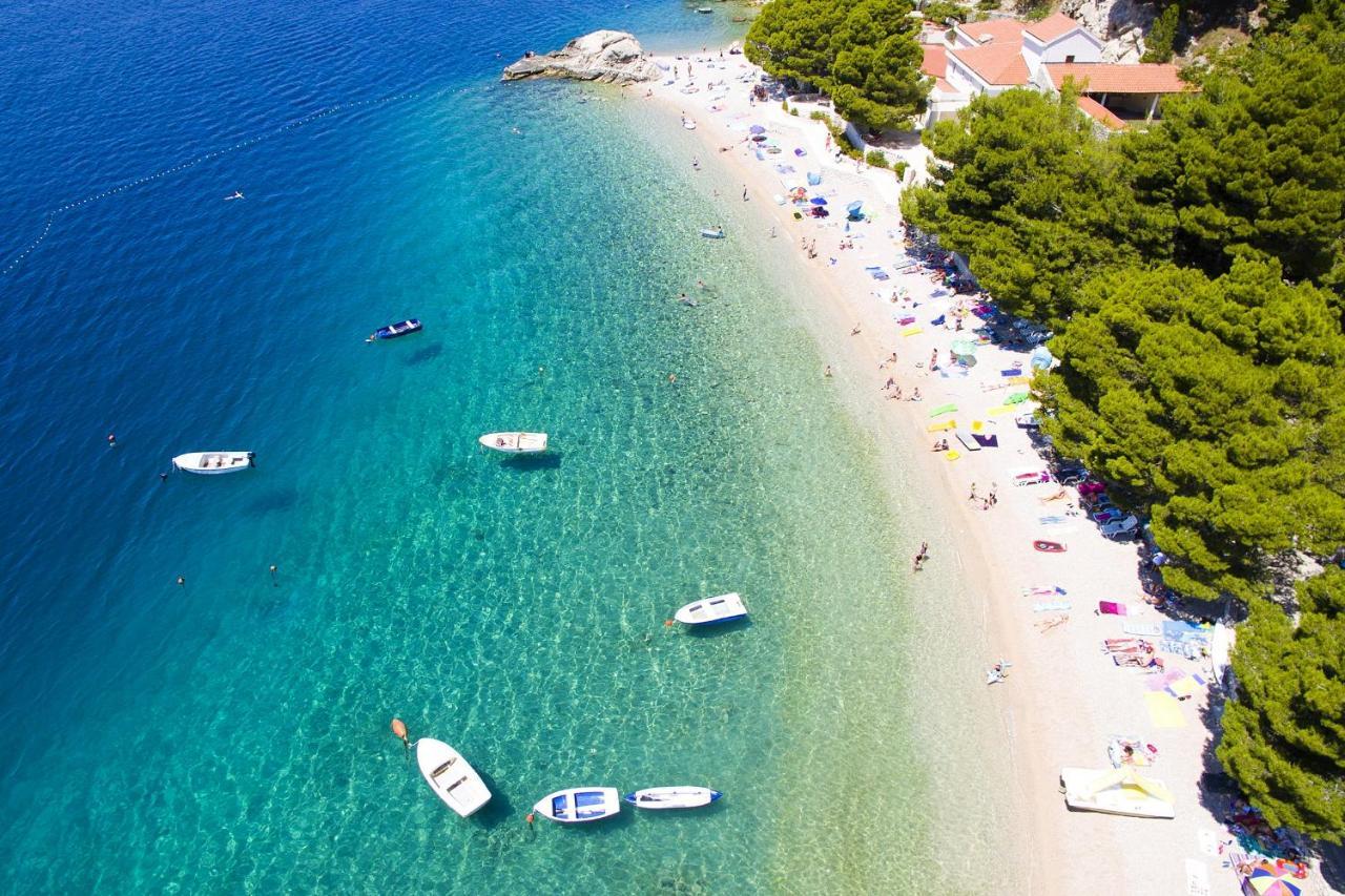 Apartments With A Parking Space Brela, Makarska - 6043 ภายนอก รูปภาพ