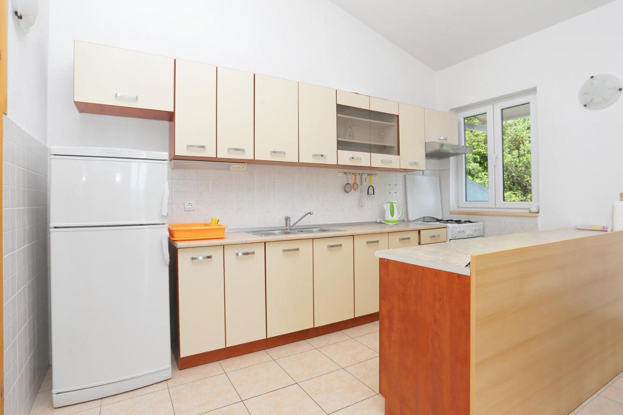 Apartments With A Parking Space Brela, Makarska - 6043 ภายนอก รูปภาพ