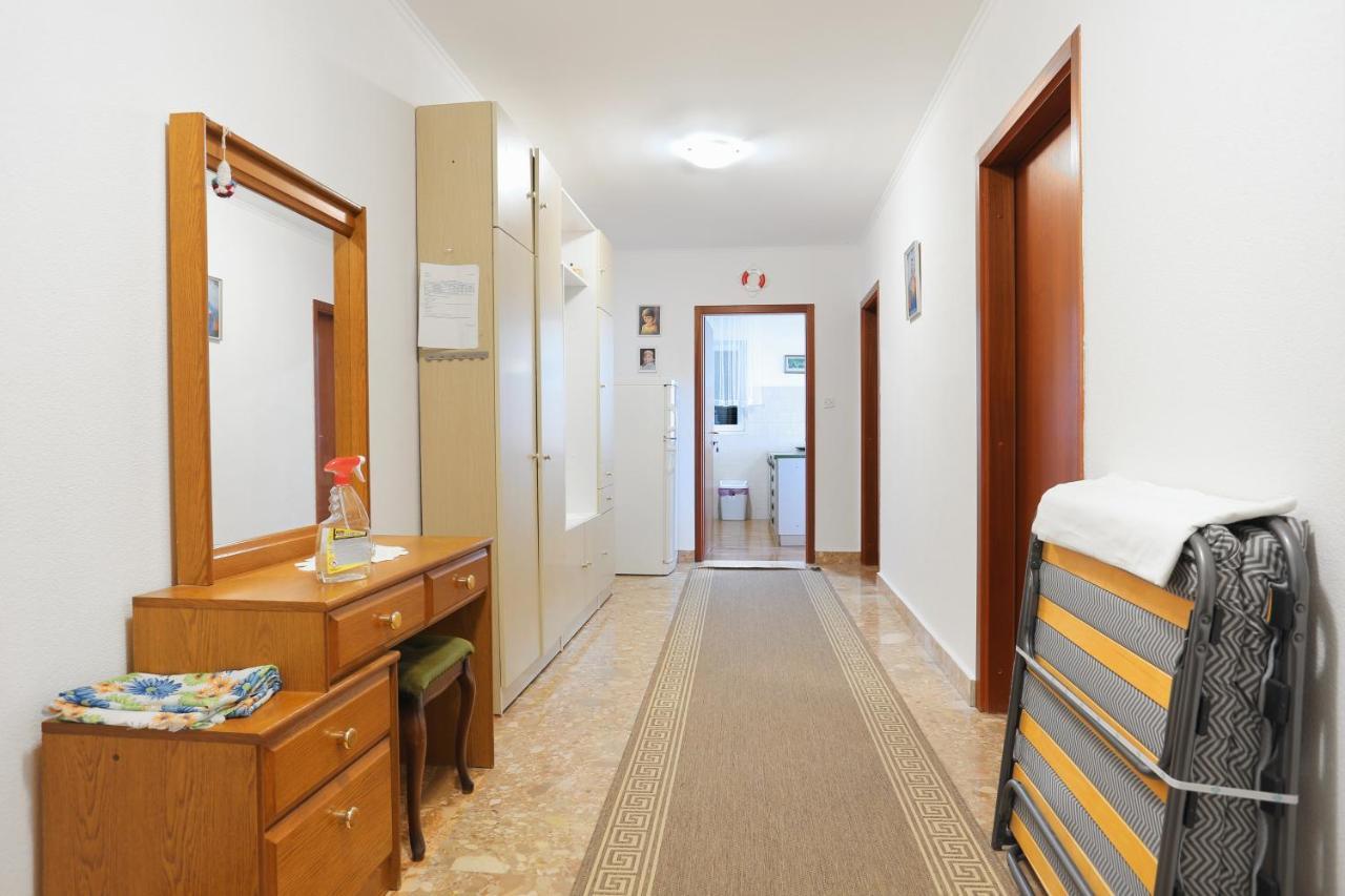 Apartments With A Parking Space Brela, Makarska - 6043 ภายนอก รูปภาพ